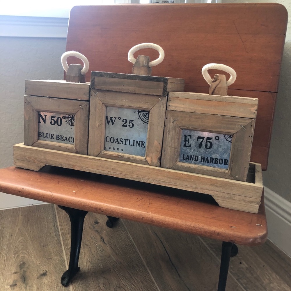 Coastal or farmhouse decor